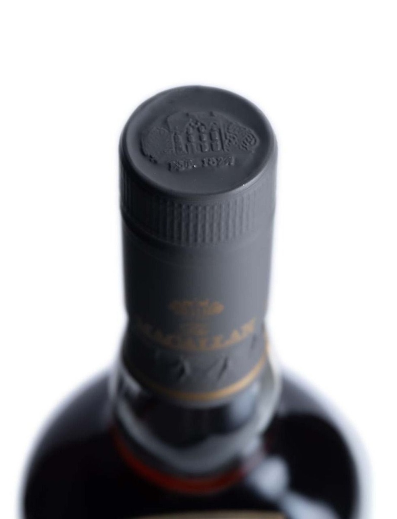 macallan_40_year_sherry_oak_2017_release_700ml_6.jpg