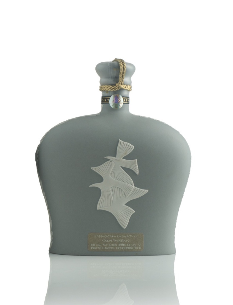 suntory_blended_malt_wedgwood_decanter_limited_edition_750ml_a.jpg