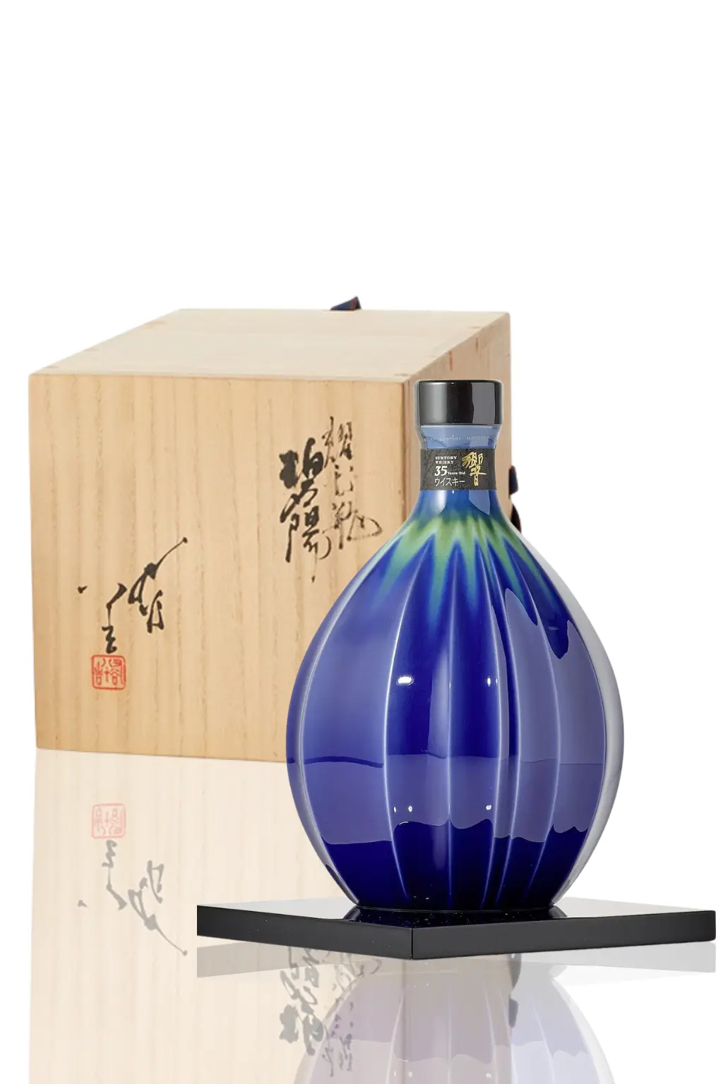 Hibiki 35 Year by Tokuda Yasokichi III 700mL 響35年耀彩瓶碧陽九谷
